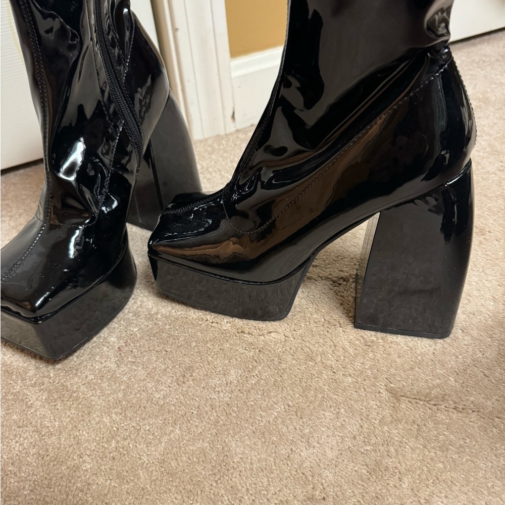 Beautiful platform boots - Picture 3 of 5